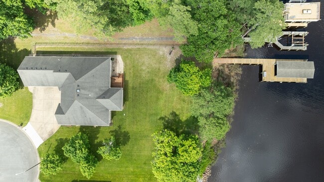 Building Photo - 2300 Greenwing Ct