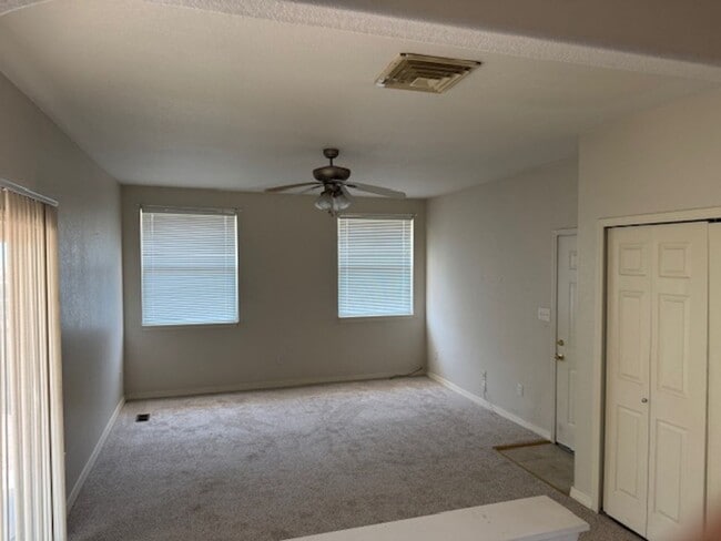 Building Photo - ALL PROSPECTIVE TENANTS MUST SUBMIT A $58 ...
