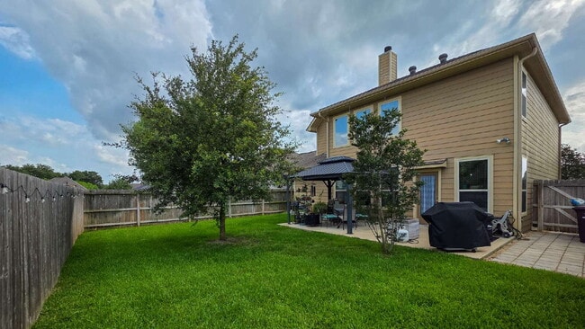 Building Photo - 2025 Stubbs Dr