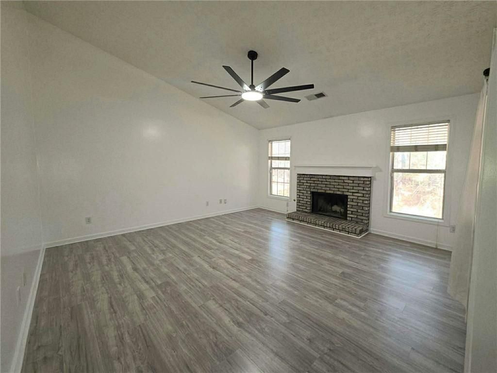 Building Photo - 2400 Miller Oaks Cir