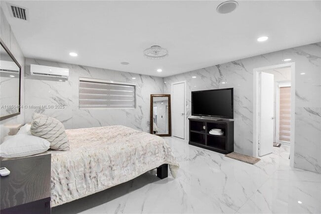 Building Photo - 18300 SW 48th St