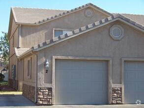 Building Photo - Sky Hawk Townhome