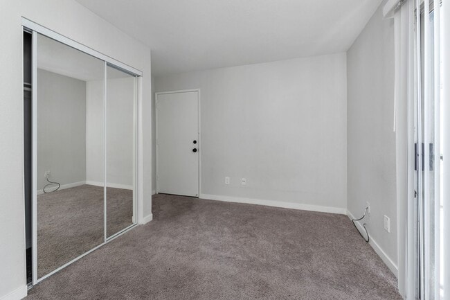 Building Photo - CITY HEIGHTS LOVELY 2 BD, 2 BA, RENOVATED. CLOSE TO YMCA, SCHOOLS