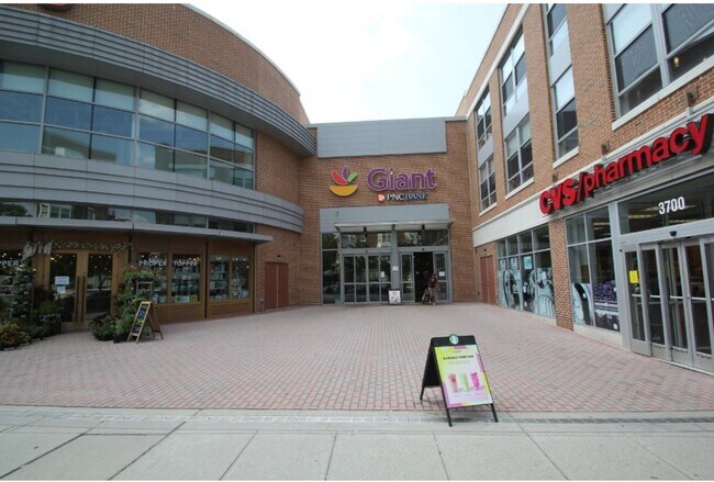 Building Photo - 3411 33rd Pl NW