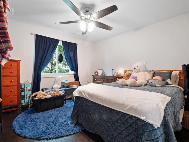 Building Photo - 10103 Twin Lake Loop