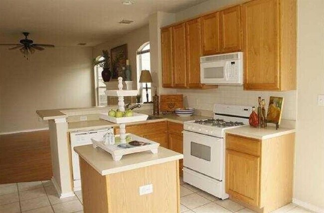 Building Photo - 8904 Glen Canyon Dr