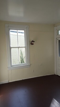 Building Photo - Move Right In!  What a great value