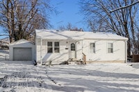 Building Photo - 500 E 3 Dr S