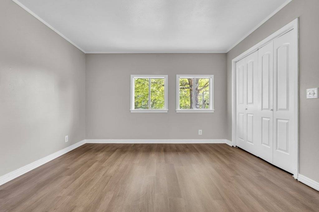 Building Photo - 803 E Broad St