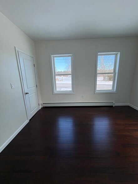 Building Photo - 316 Old Fall River Rd