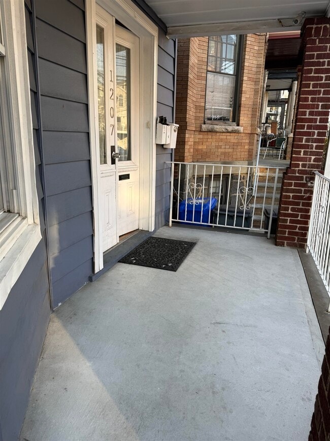 Building Photo - 1207 Central Ave