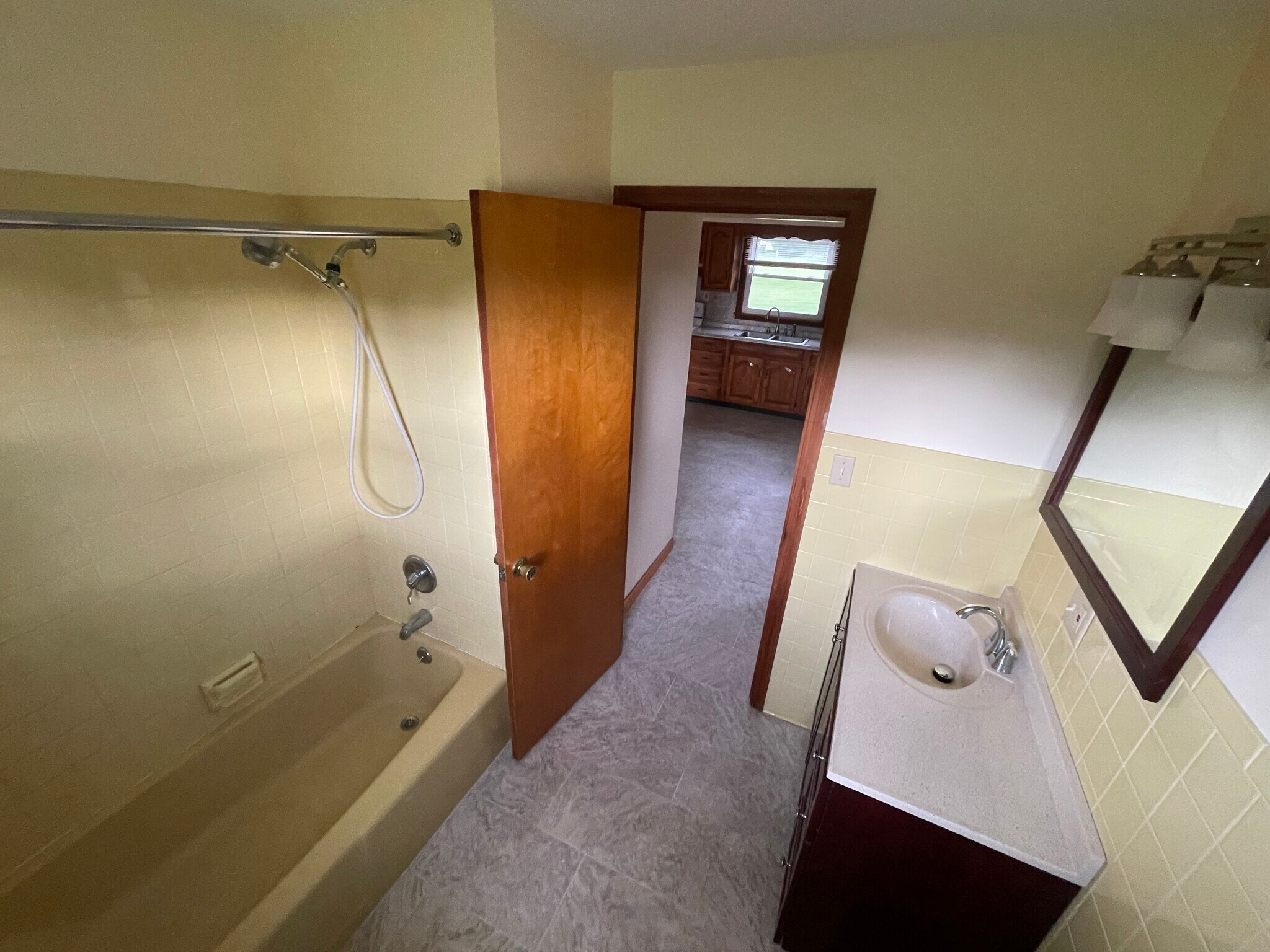 Building Photo - 60 Bloomingrove Dr