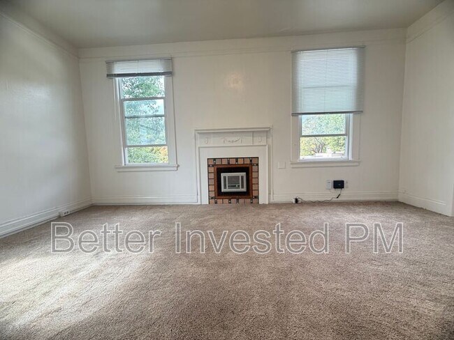 Building Photo - 526 B St