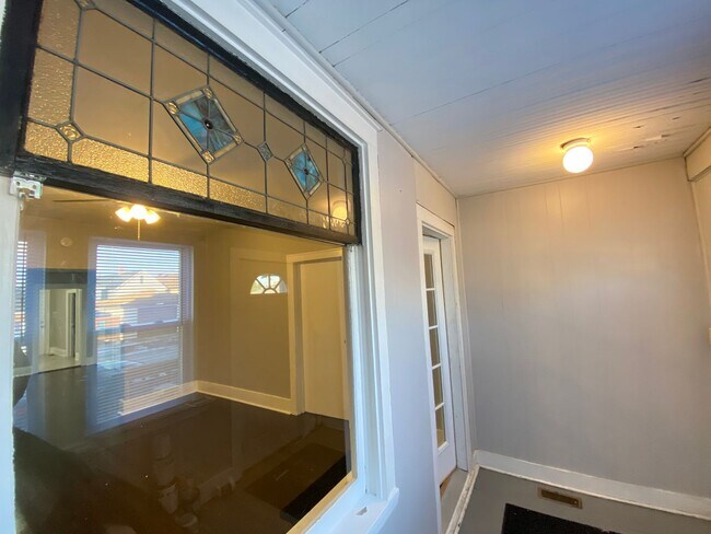 Building Photo - 2240 White Oak Ave