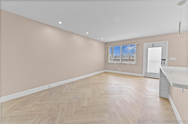Building Photo - 4055 Wolverton C