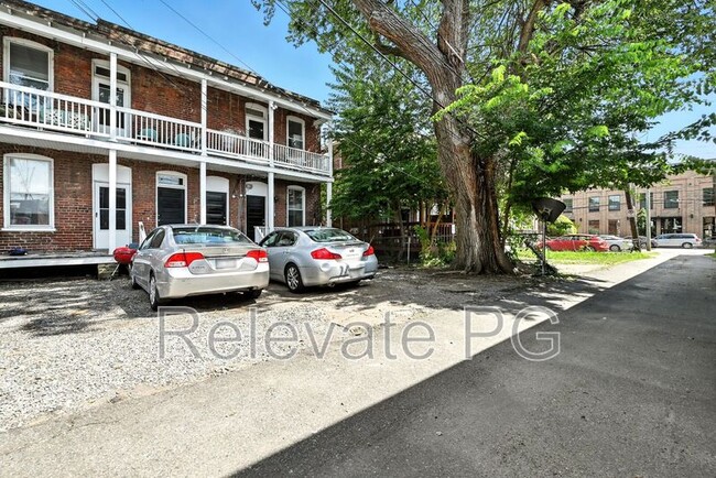 Building Photo - 24 S Davis Ave
