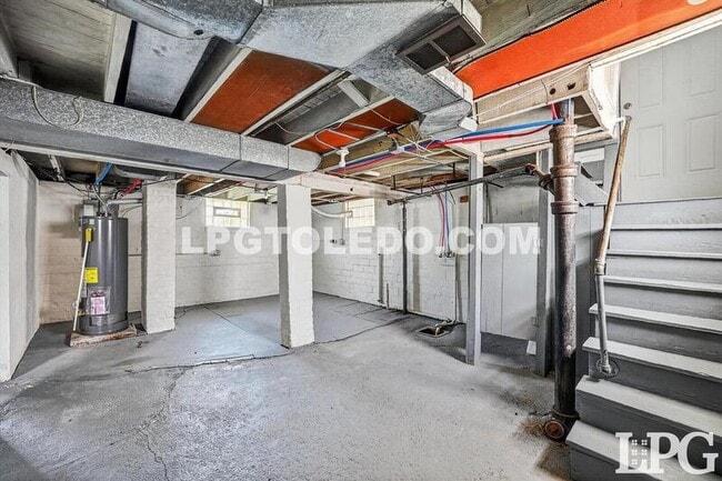 Building Photo - 3318 Stickney Ave