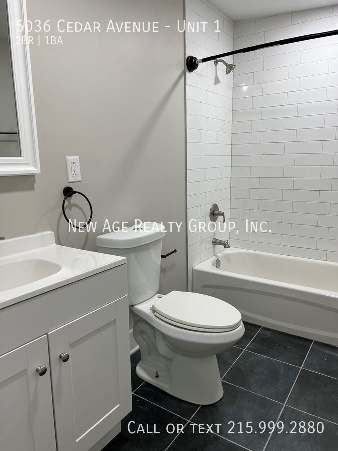 Building Photo - 5036 Cedar Ave