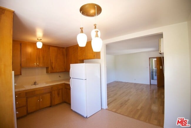 Building Photo - 4168 Brunswick Ave