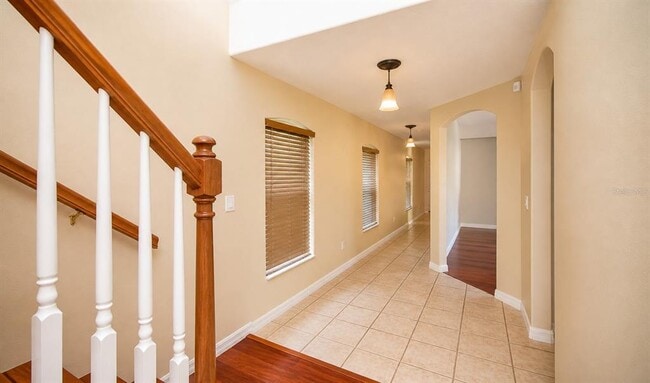 Building Photo - 357 Fairway Pointe Cir