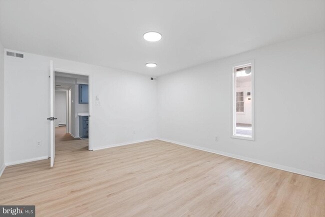 Building Photo - 207 S Patrick St