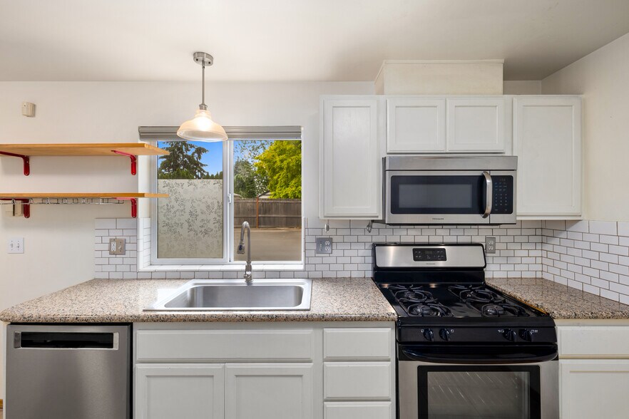 Building Photo - 8823 Delridge Way SW