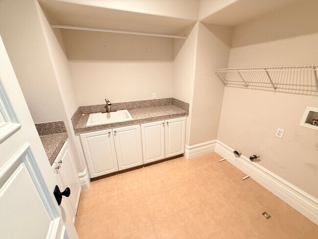 Building Photo - Tuscany Guard Gated Community