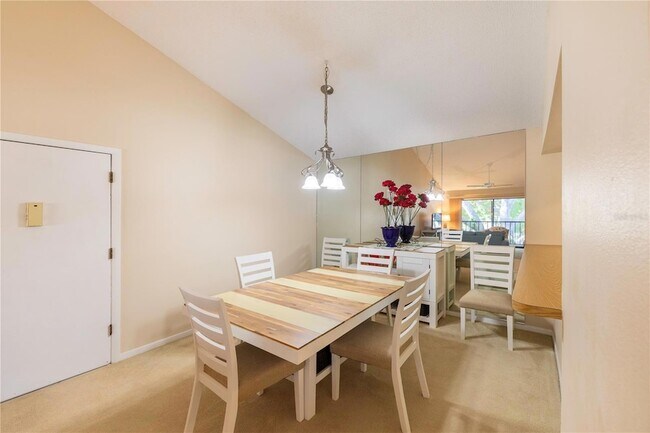Building Photo - 646 Bird Bay Dr E