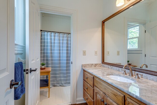 Building Photo - 5101 Heathrow Blvd