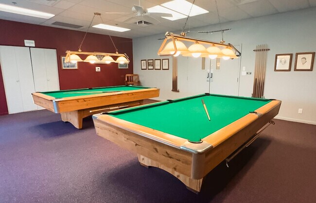 Building Photo - 10851 Palm Lake Ave