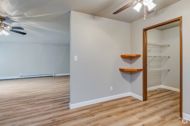 1 BR, 1 BA - 938SF - The Legacy