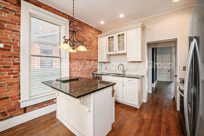Building Photo - 322 Wilber Ave