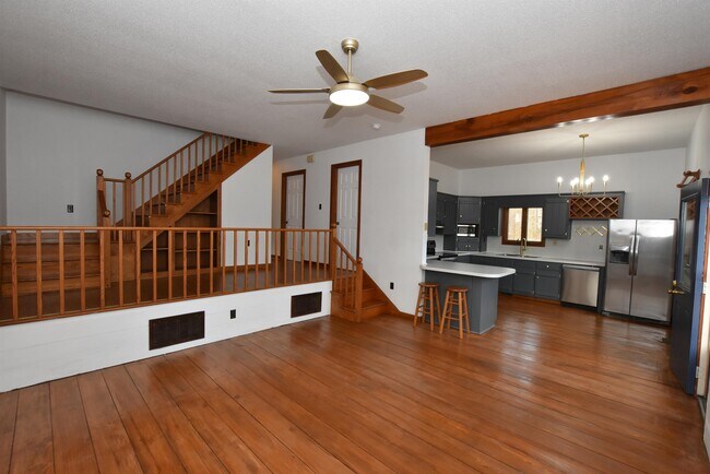 Building Photo - 45 Lookout Point