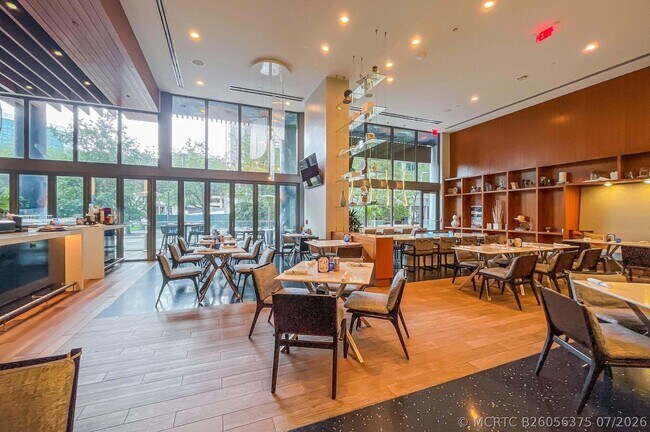 Building Photo - 100 E Las Olas Blvd