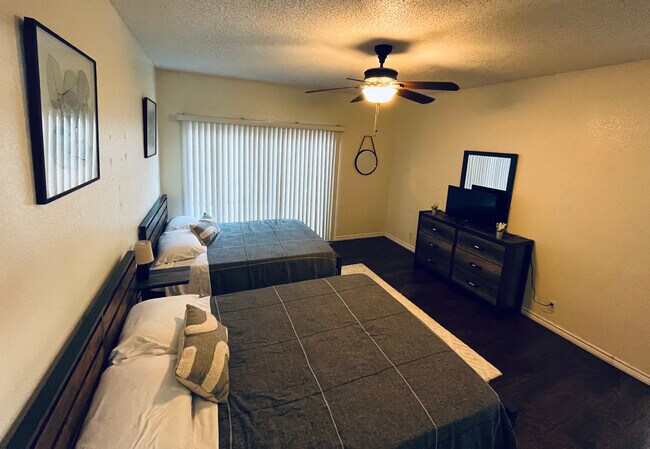 Building Photo - 2901 W Illinois Ave