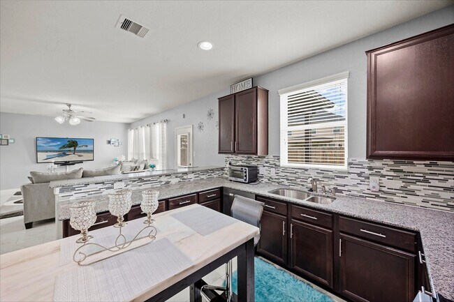 Building Photo - 15015 Hope Hills Ln