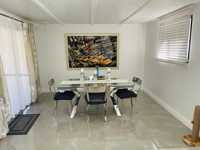 Building Photo - 3049 NW 6th Ave