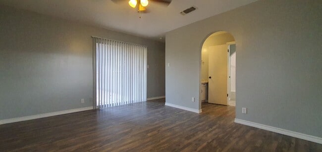 Building Photo - LOVELY 3 bedroom 2 bath home COMING SOON!