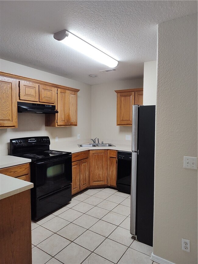 Building Photo - 2282 Danielle Dr