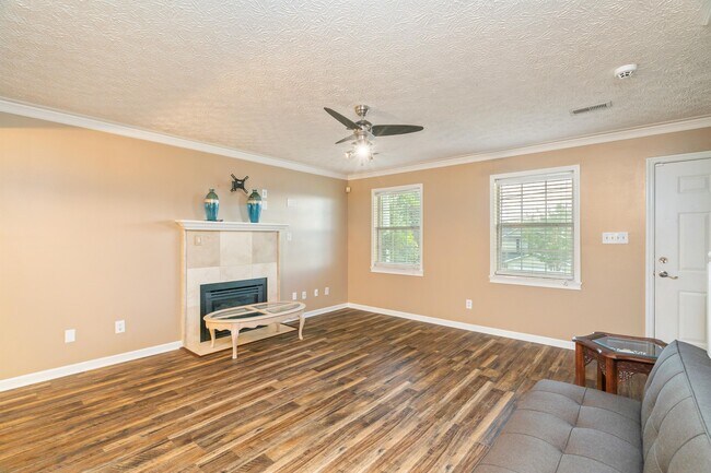 Building Photo - 2376 Wadsworth Dr
