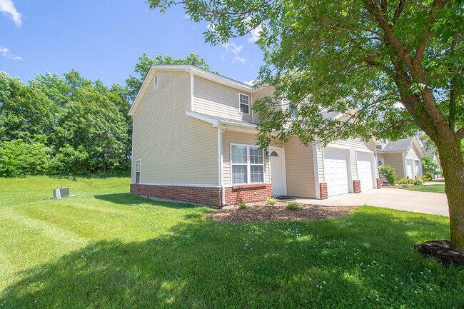 Building Photo - 5000 Derby Ridge Dr