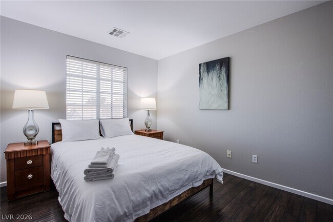 Building Photo - 6429 N Corrie Canyon St