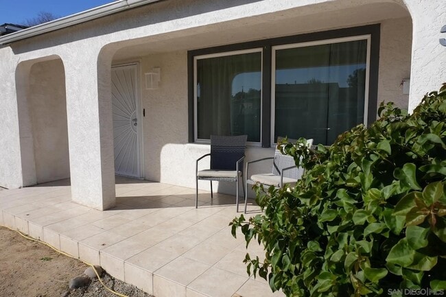 Building Photo - 3860 Paula St