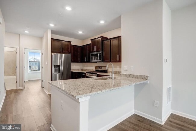 Building Photo - 721 Courier Ln