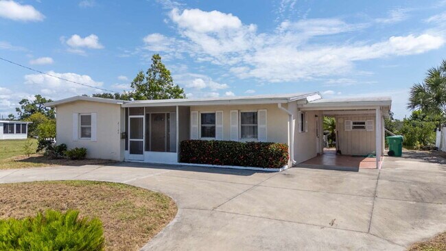 Building Photo - RENT THIS CANAL FRONT HOME WITH ZERO DEPOSIT DOWN