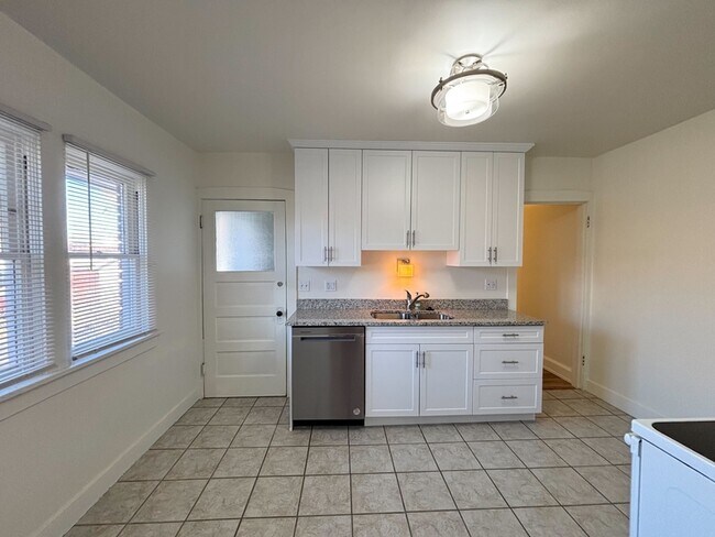 Building Photo - 361-361 Williams Ave S