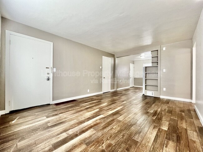 Building Photo - 1215 Ottillia St SE