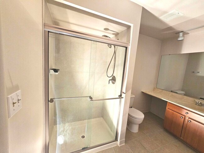 Building Photo - 1018 Castilian Ct