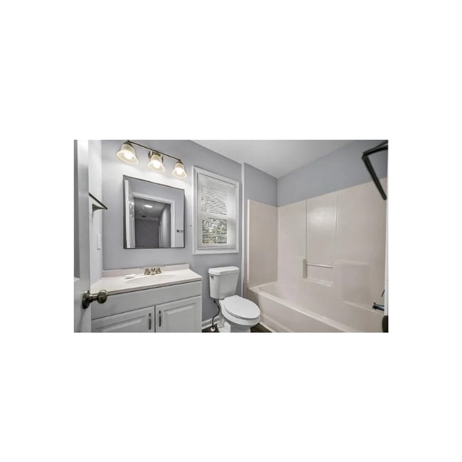 Building Photo - 558 Manning Rd SW