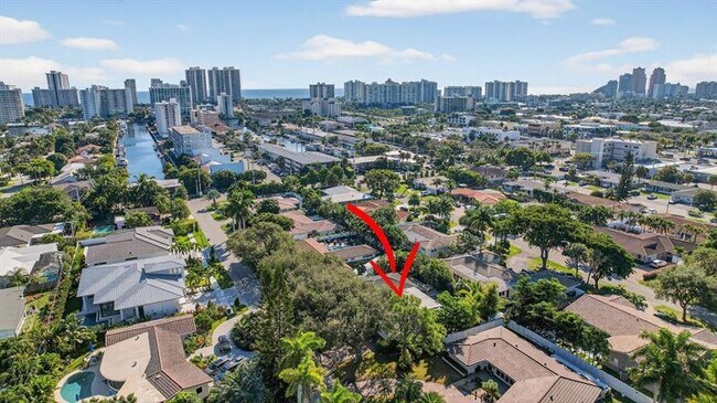 Building Photo - 2740 NE 34th St